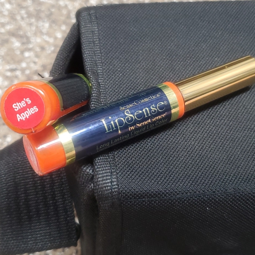 She's apples lipsense